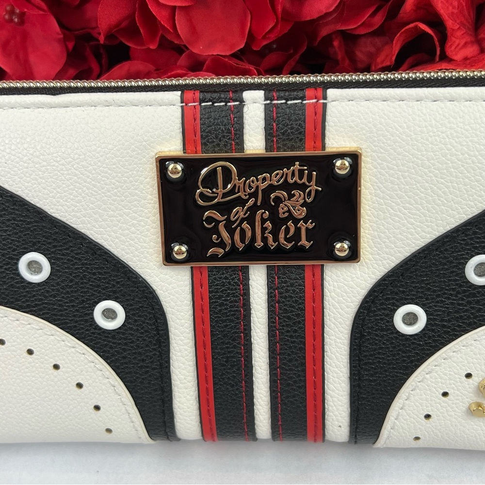 Harley Quinn Suicide Squad Property of the Joker White Clutch Purse - Picture 3 of 16